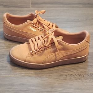 Coral Puma Suede Shoes (3.5/5)